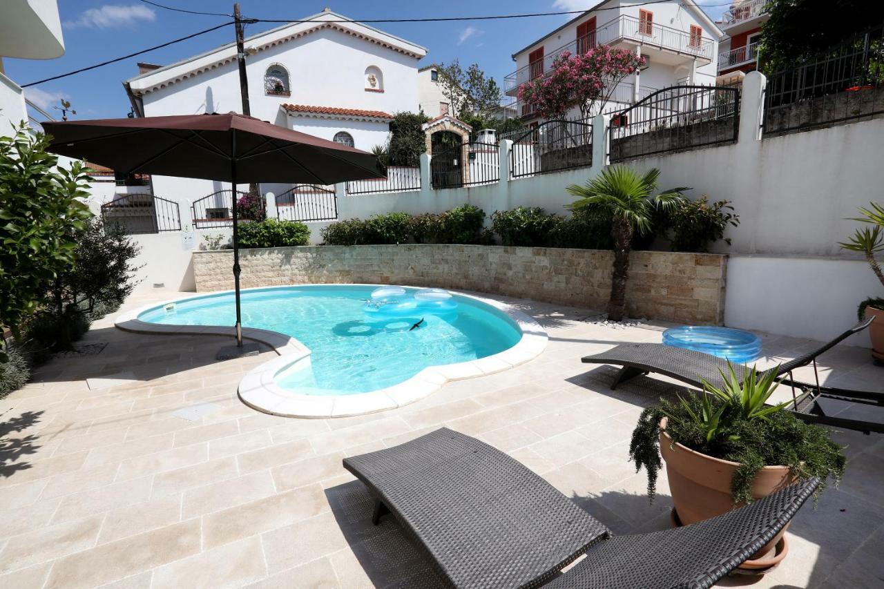 Apartments Sakal Trogir Exteriér fotografie